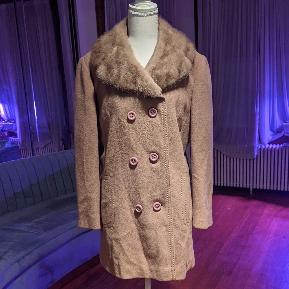 VTG 1979s Wool Coat w/ Fur Collar ILGWU made